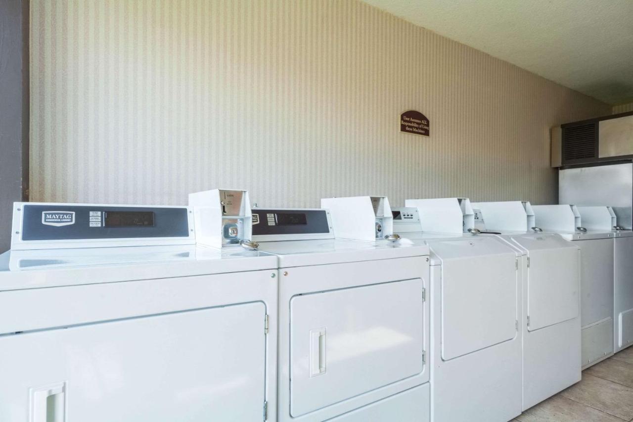Suburban Studios I-80 Grand Island Doniphan エクステリア 写真