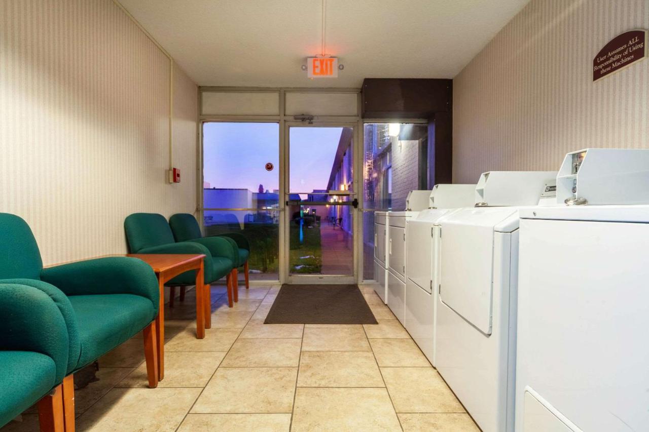 Suburban Studios I-80 Grand Island Doniphan エクステリア 写真
