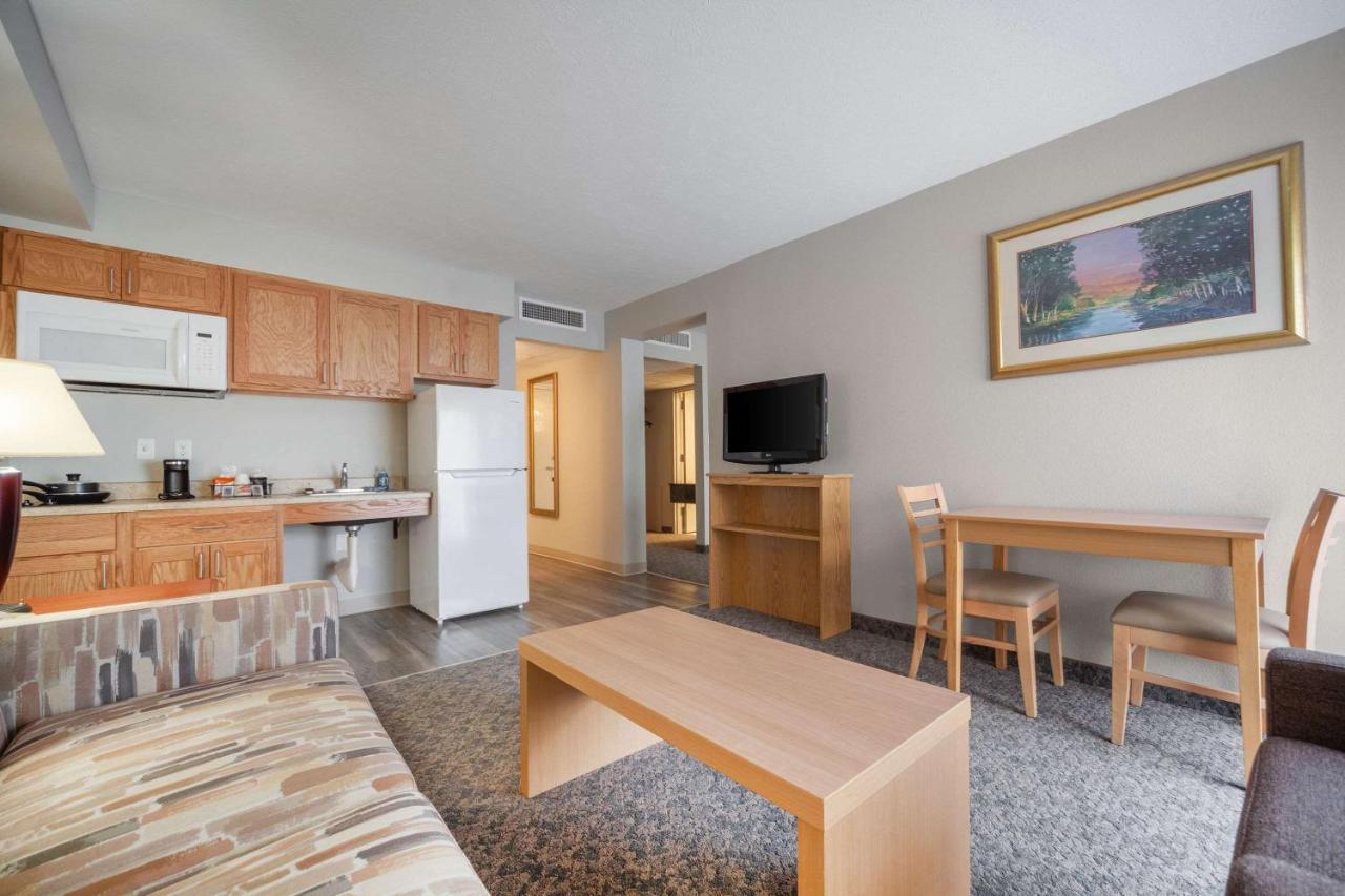Suburban Studios I-80 Grand Island Doniphan エクステリア 写真
