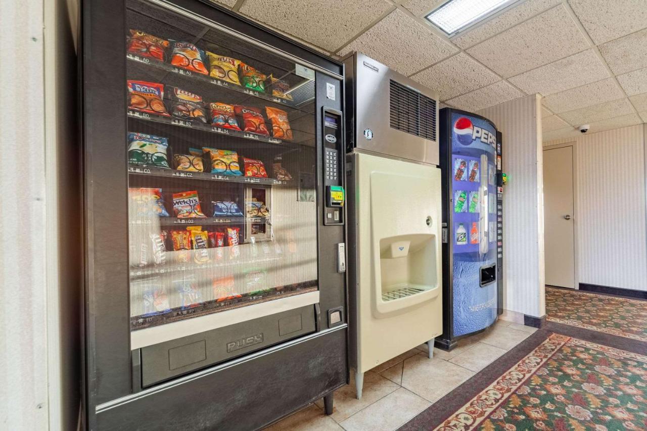 Suburban Studios I-80 Grand Island Doniphan エクステリア 写真